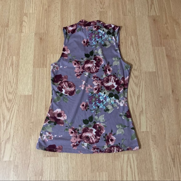Polly & Esther light purple floral sleeveless top - Picture 2 of 4